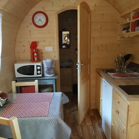 Aux Ronzieres Bed and breakfast